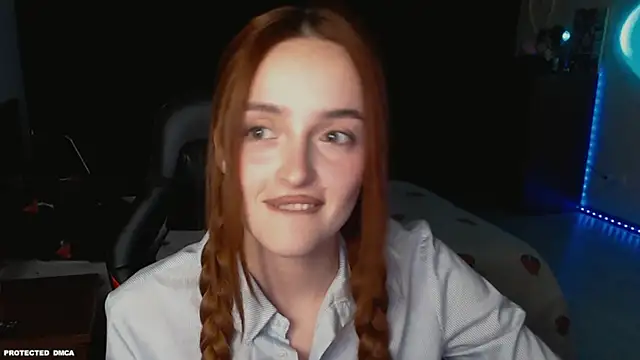 Show modela wwwlexicom na web-kameri