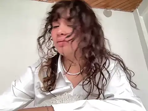 Dreana: онлайн-секс-чат