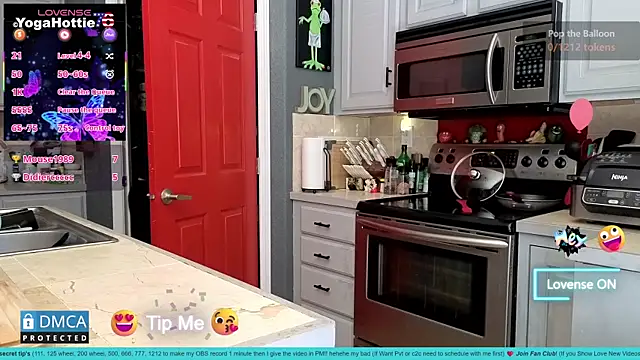 YogaHottie76 – Naživo XXX chat