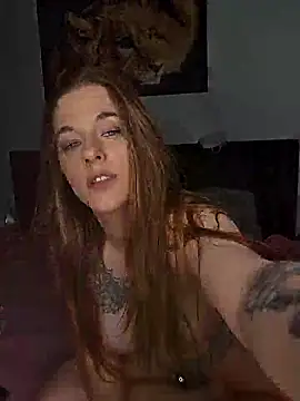 Chat +18 de Luna_Lynn ao vivo