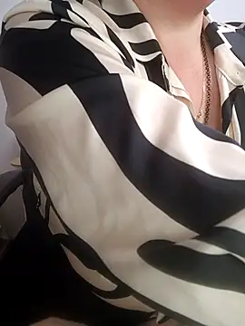 EllaLove2277 现场XXX聊天