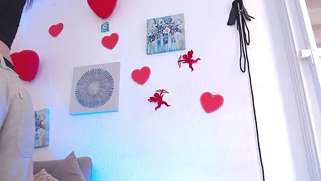 CarolineAikos Adlı Modelin Canlı XXX Sohbeti