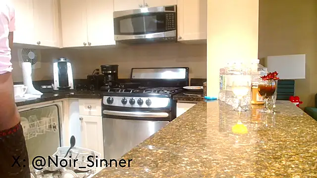 sinnernoir's Live XXX Chat