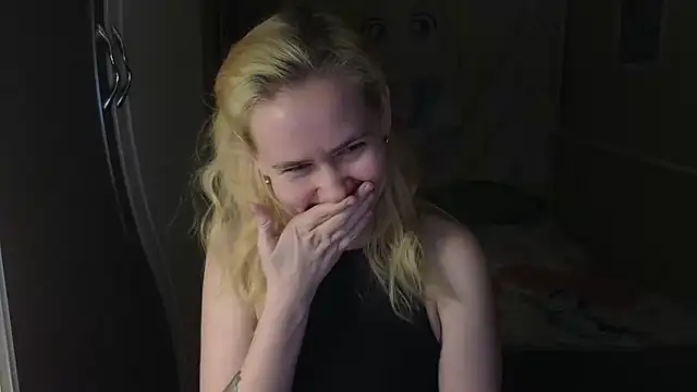 Riley_Roo Chat XXX in diretta