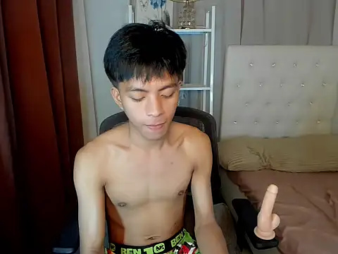 Show modela davincihugecock na web-kameri