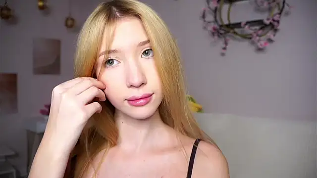 SunnivaCovil's Live XXX Chat