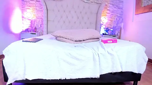 XXX chat uživo modela Gina_Myers