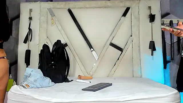 JamesAndHannah Chat XXX live