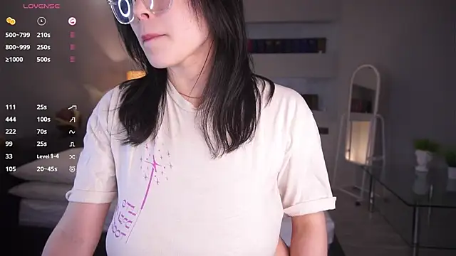 XXX chat uživo modela HannaHayles