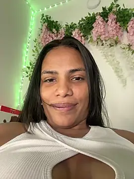 Chat +18 de ArielleMillerr- ao vivo