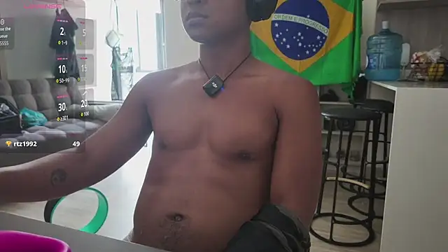 lighskinbeachboy1: διαδικτυακό σόου στην κάμερα