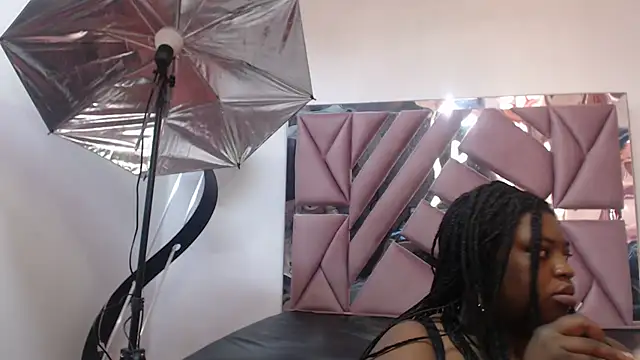 Chat +18 de morenahott1 ao vivo