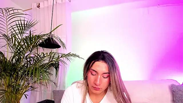 Chatroom XXX en direct de brihanna-young