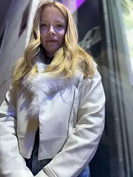 AnastasiaAniess élő XXX-chatje