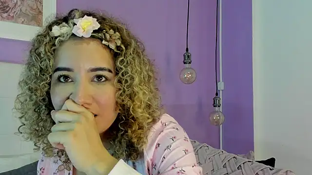 Chatroom XXX en direct de Charlotte11-11