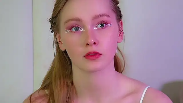 AgataFoxley Adlı Modelin Canlı XXX Sohbeti