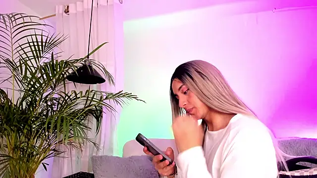 brihanna-young Show in webcam