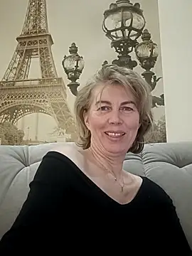 stellahere8 即時 XXX 聊天