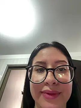 lucy_grey25 现场XXX聊天