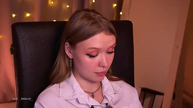 Chat +18 de TataCoy ao vivo