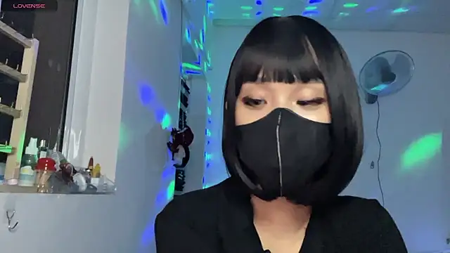 Tieu-May – Live XXX-chat