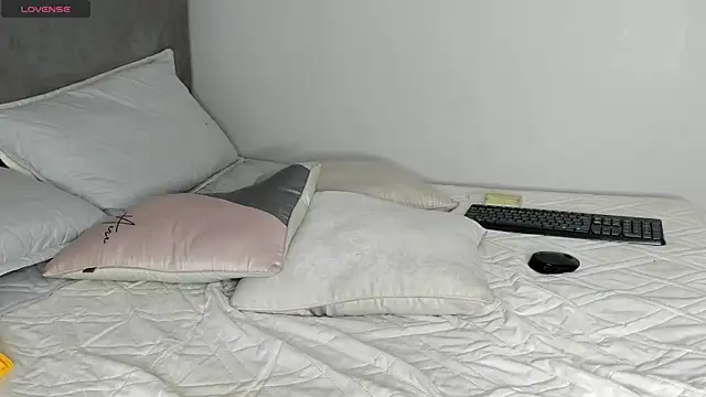 Chat XXX ao vivo de KIMAPRIL