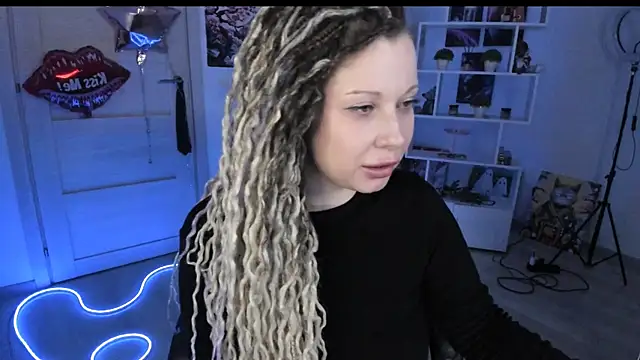 HoneySallyMoore Adlı Modelin Canlı XXX Sohbeti