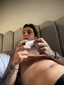 samm4044 élő XXX-chatje