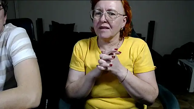 JoannaAndNeighbour's Live XXX Chat