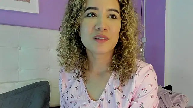 Charlotte11-11のライブXXXチャット