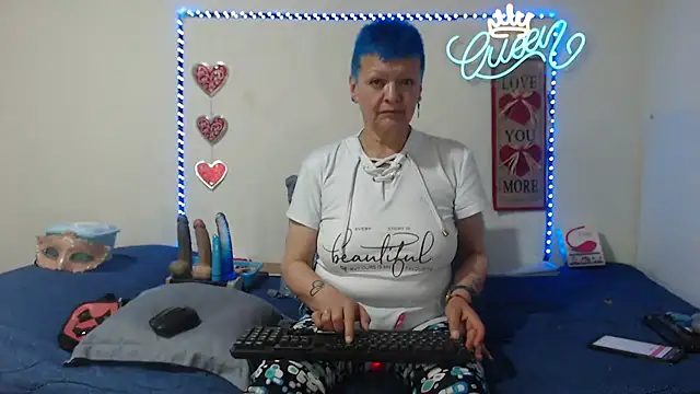 Chat +18 de loquitaqueen011 ao vivo