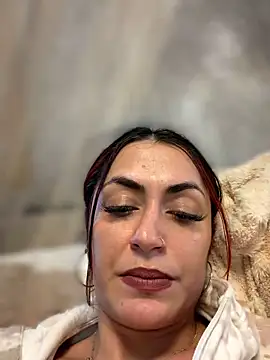 YourQueen18's Live XXX Chat