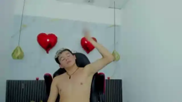 AndyFame1: онлайн-секс-чат