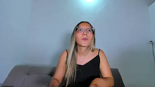 MaddieTease Adlı Modelin Canlı XXX Sohbeti