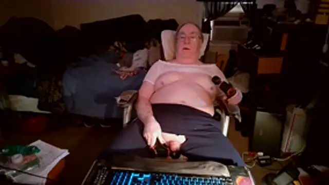 Toastirn Live XXX chat