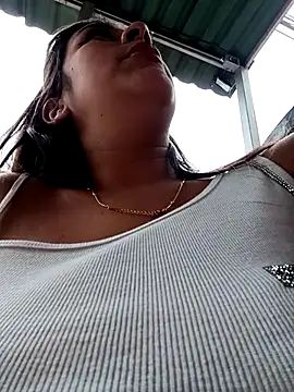 Chat +18 de MariBelle1 ao vivo