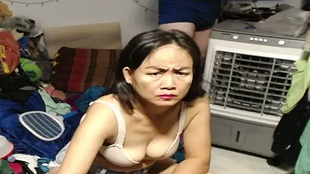 1CuteAndSexy69: онлайн-секс-чат