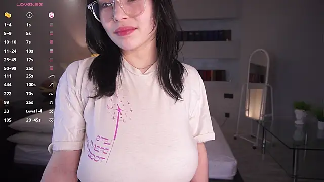 HannaHayles 即時 XXX 聊天