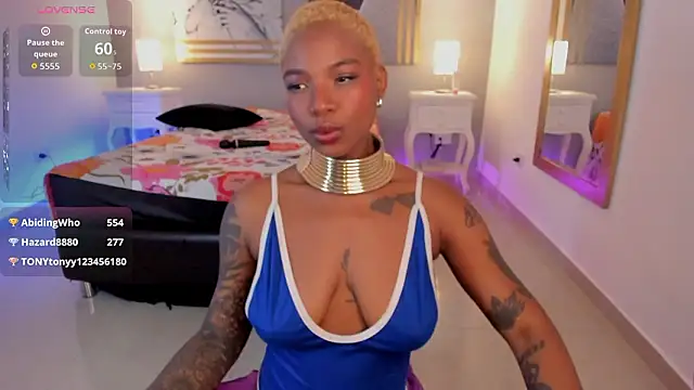 Chat XXX en directo de KenyaMystic