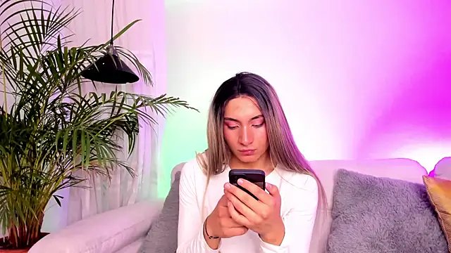 Chat XXX en directo de brihanna-young