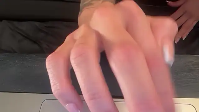 MaskQueen7 Webcamshow