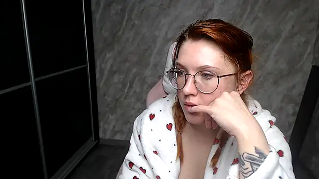 Reginasmilee Adlı Modelin Canlı XXX Sohbeti