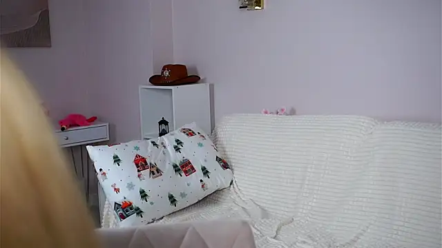 SunnivaCovil's Live XXX Chat