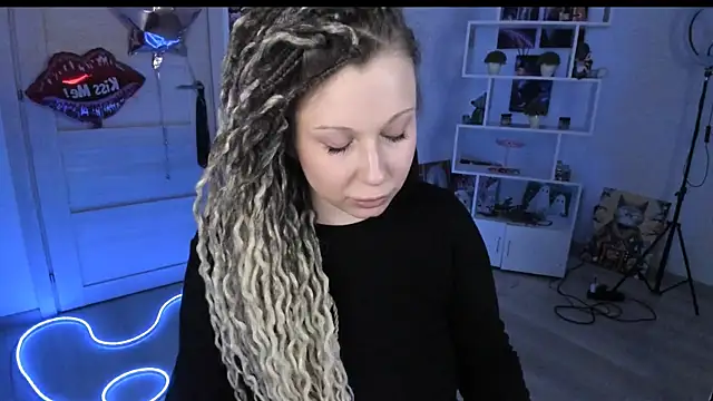 Chatroom XXX en direct de HoneySallyMoore