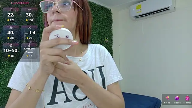 emy_0's Live XXX Chat