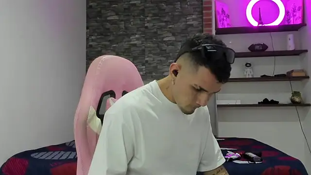 Chat XXX en directo de BooyHott_