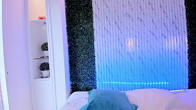 Caroline_Millerr Adlı Modelin Canlı XXX Sohbeti