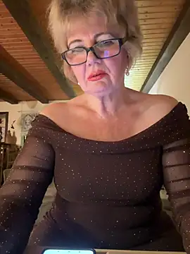 BoloshkaBlondaのライブXXXチャット