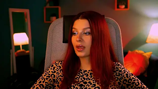 NicoleMun: διαδικτυακό σόου στην κάμερα