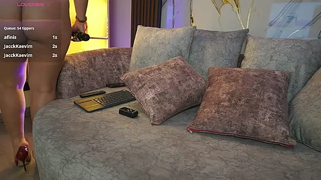 LiaWheeler: онлайн-секс-чат